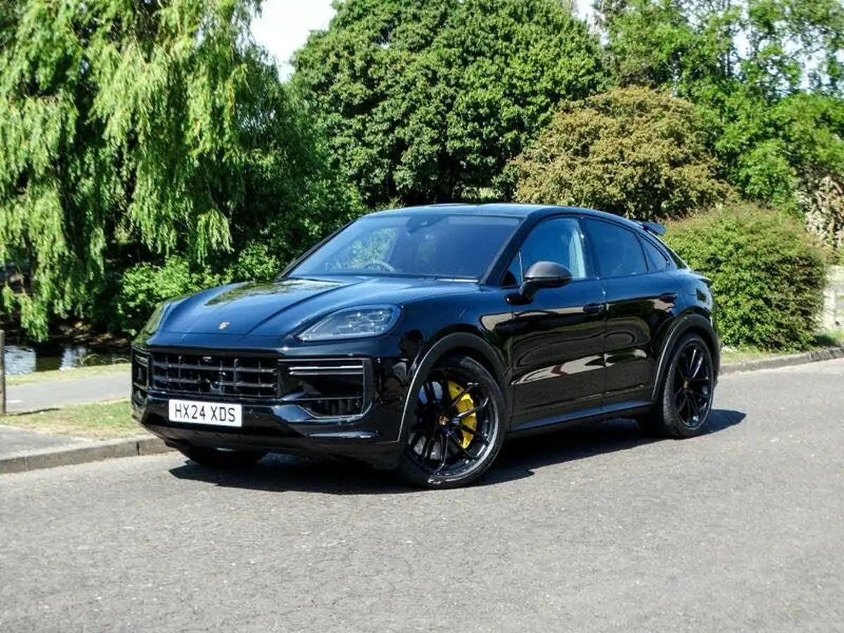 2024-porsche-cayenne-40-v8-turbo-e-hybrid-gt-package-coupe-big-0