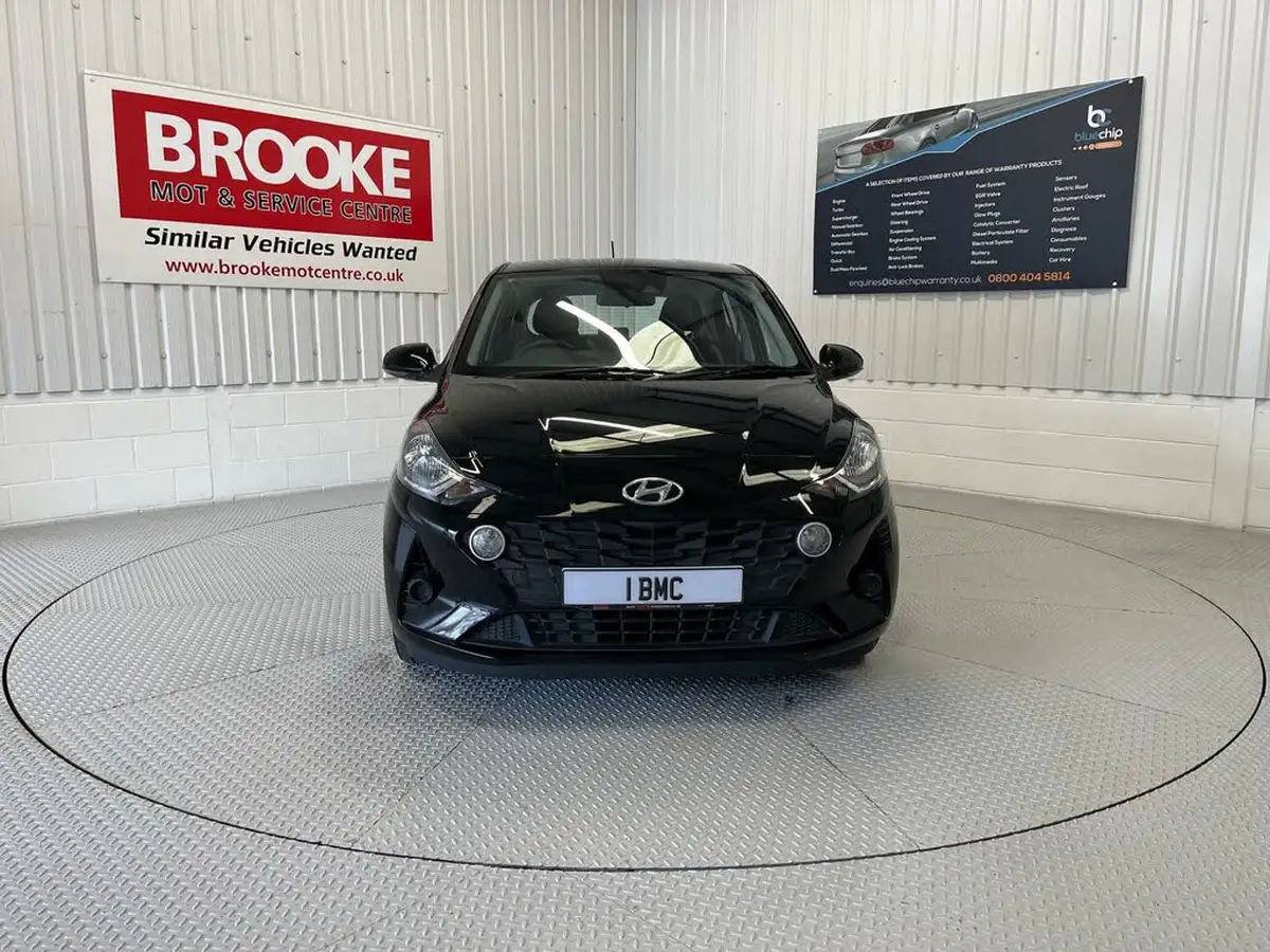 2021-hyundai-i10-10-se-connect-big-8