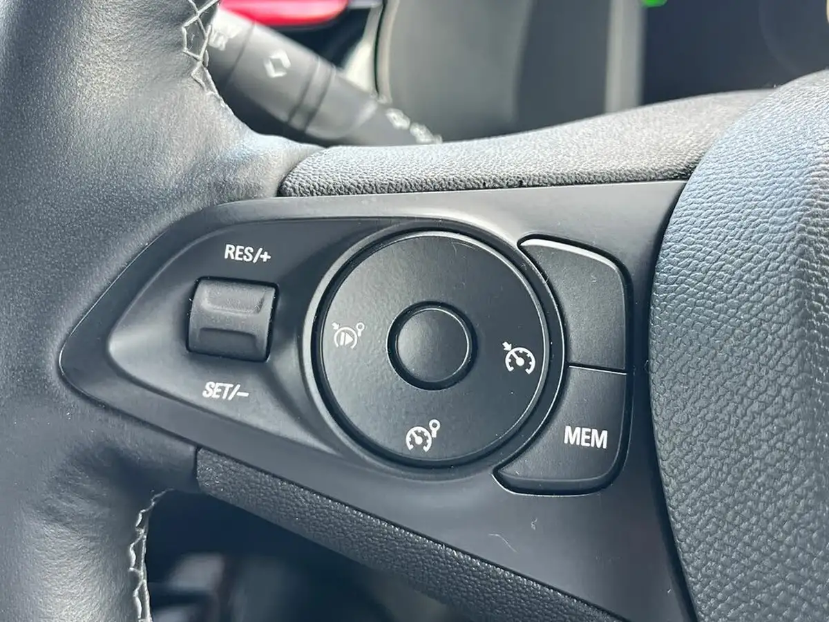 2022-vauxhall-corsa-12-turbo-gs-line-100ps-big-24