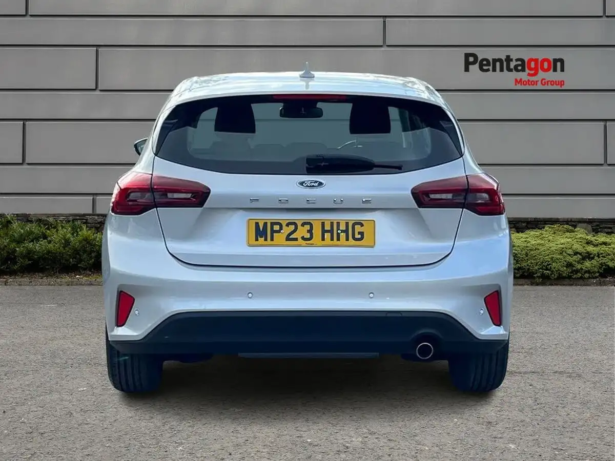 2023-ford-focus-10t-titanium-125ps-hatchback-big-16