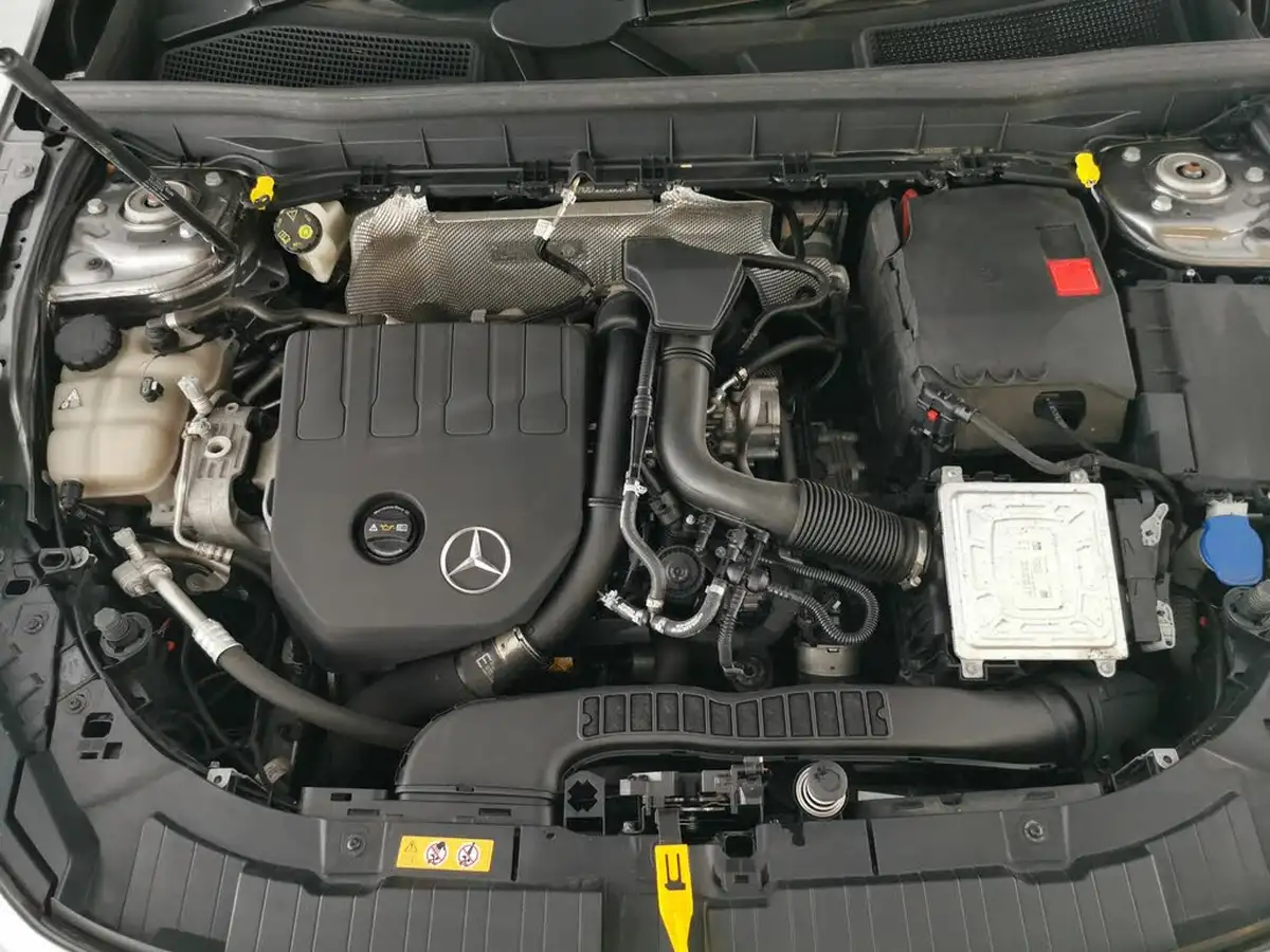 2021-mercedes-benz-glb-class-13-glb200-amg-line-8g-tronic-big-44