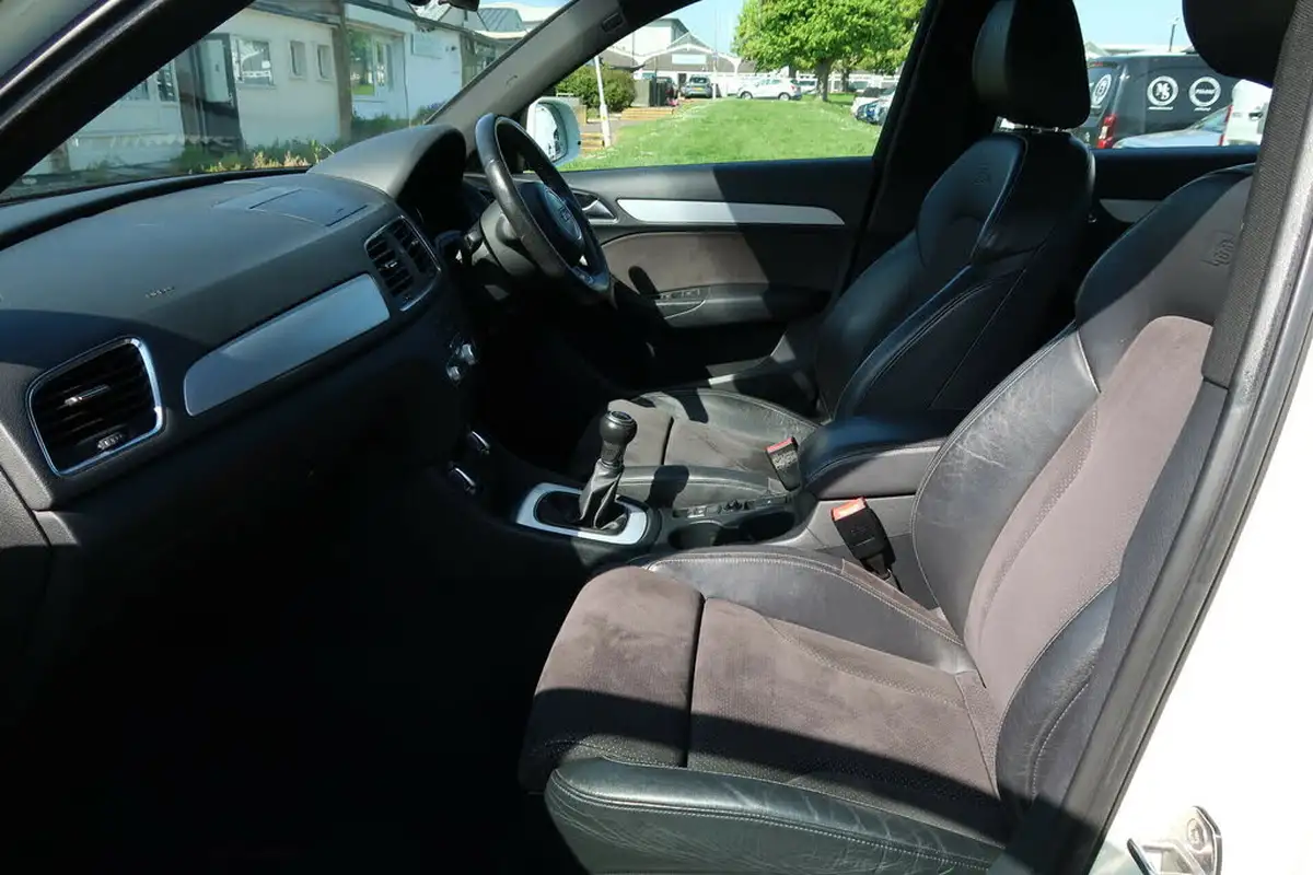 2012-audi-q3-20td-s-line-140ps-big-25