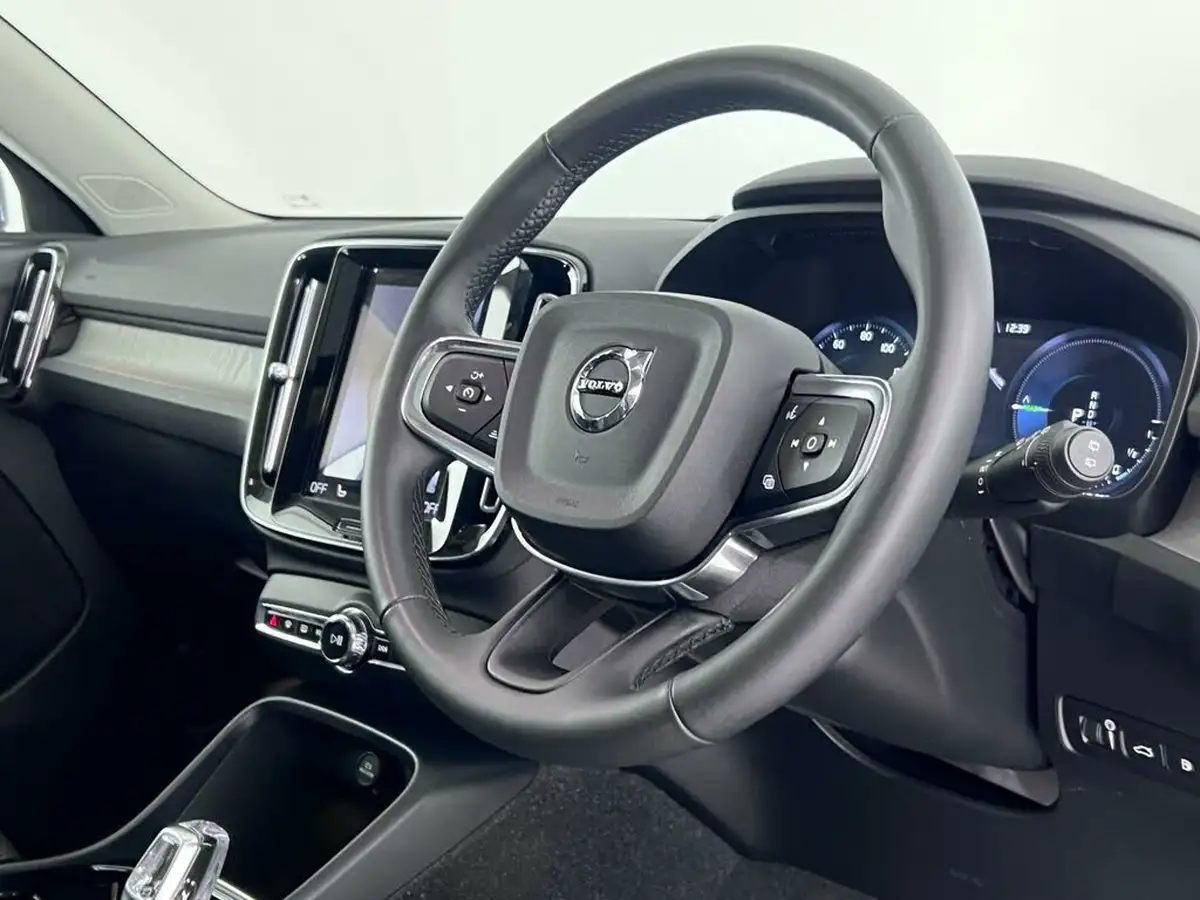 2021-volvo-xc40-15-t5-inscription-pro-258bhp-big-21