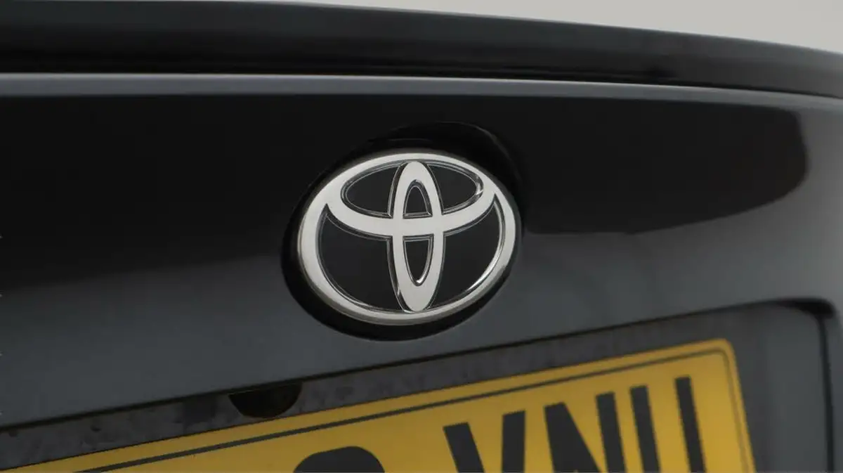 2022-toyota-c-hr-18-vvt-i-gr-sport-big-21