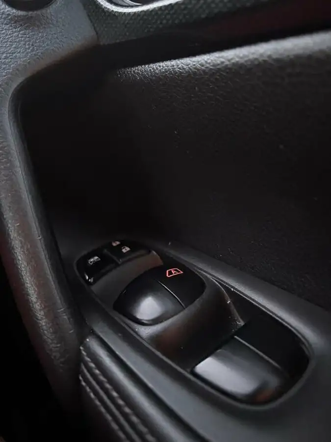 2017-nissan-x-trail-16dci-tekna-7-seat-big-36