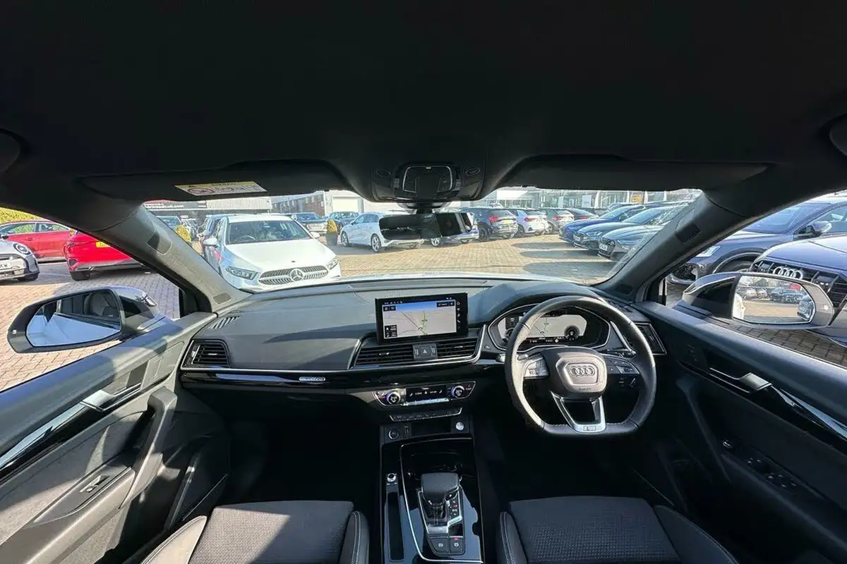 2025-audi-q5-20-50-tfsi-e-black-edition-station-wagon-big-2