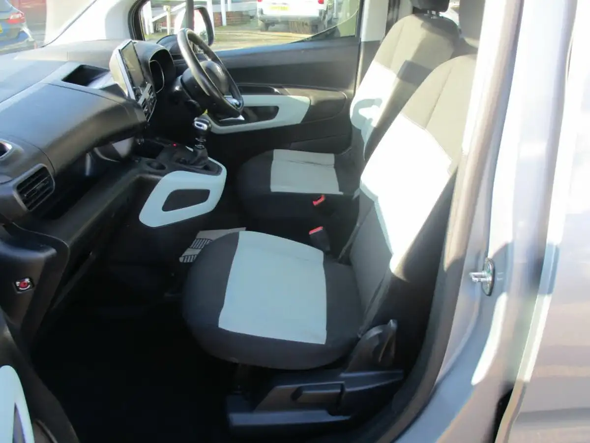 2019-citroen-berlingo-15bluehdi-flair-xl-size-130ps-big-5