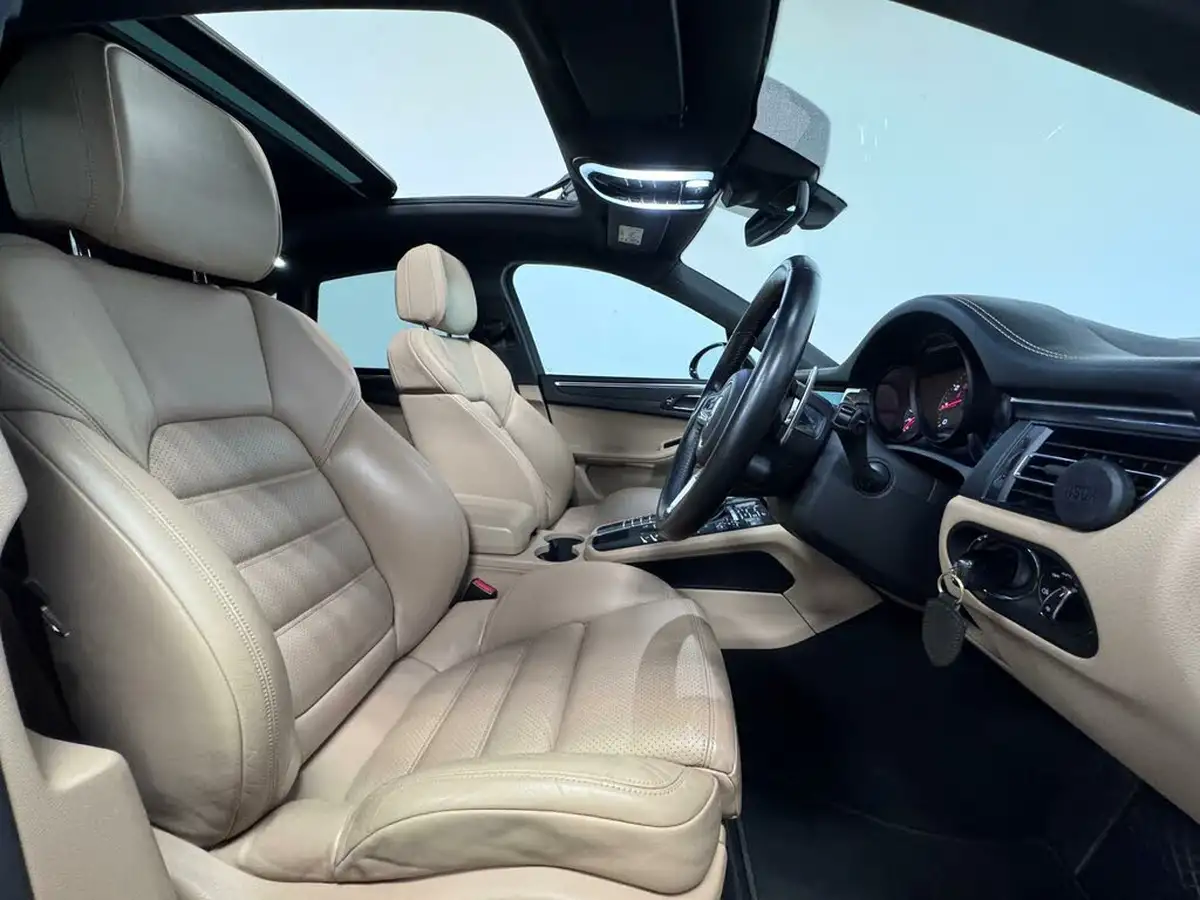 2019-porsche-macan-20-big-30