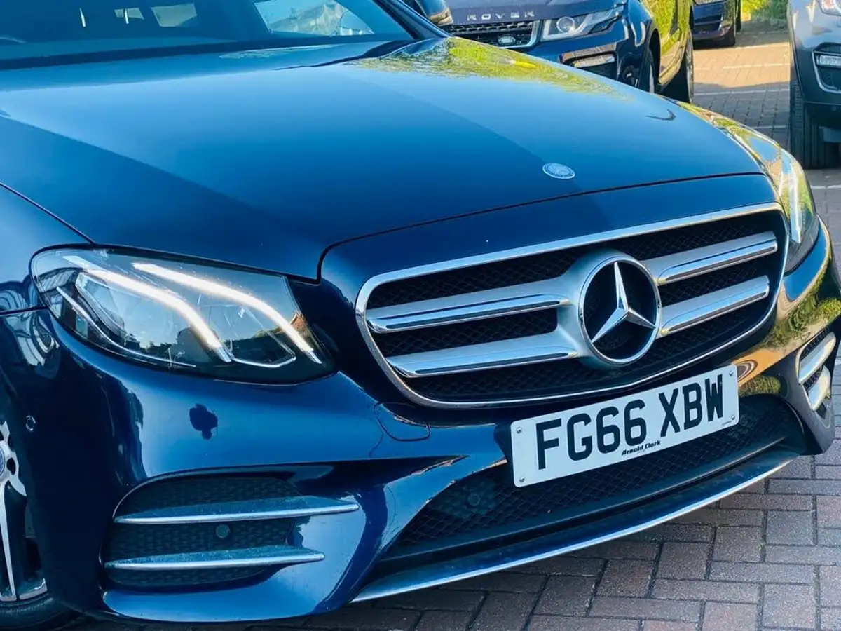 2016-mercedes-benz-e-class-20d-e220d-amg-line-ss-saloon-4d-big-5