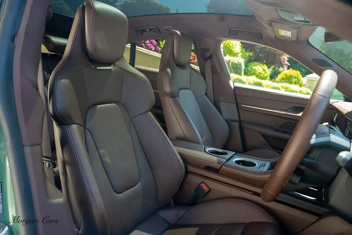 2022-porsche-taycan-e-turbo-cross-turismo-big-30