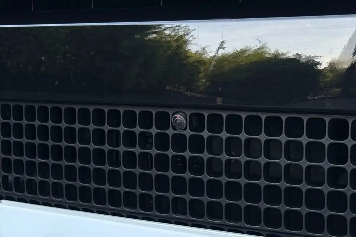 2022-land-rover-110-defender-50-p525-v8-big-25