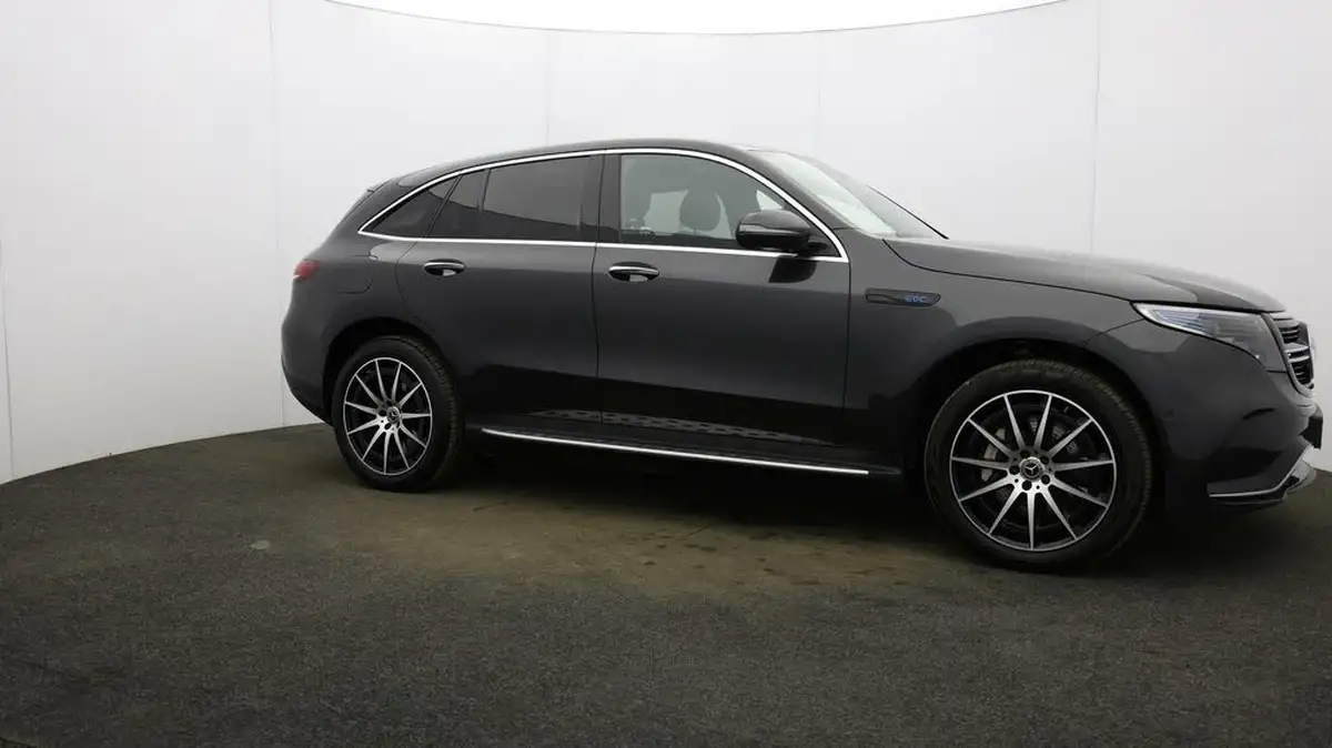 2020-mercedes-benz-eqc-e-eqc-400-amg-line-big-40