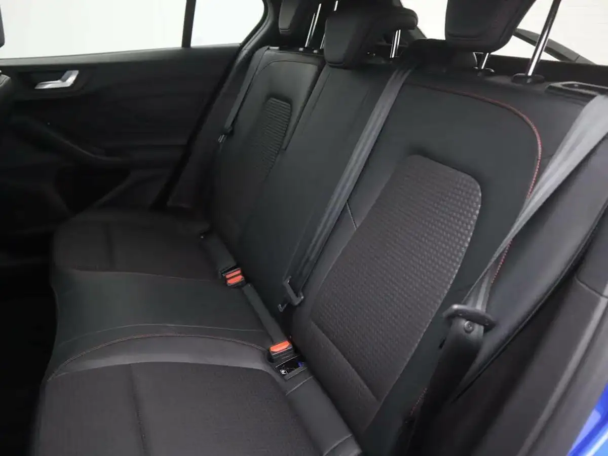 2020-ford-focus-10t-st-line-x-hatchback-auto-big-11