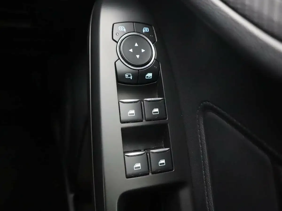 2020-ford-focus-10t-st-line-x-hatchback-auto-big-34