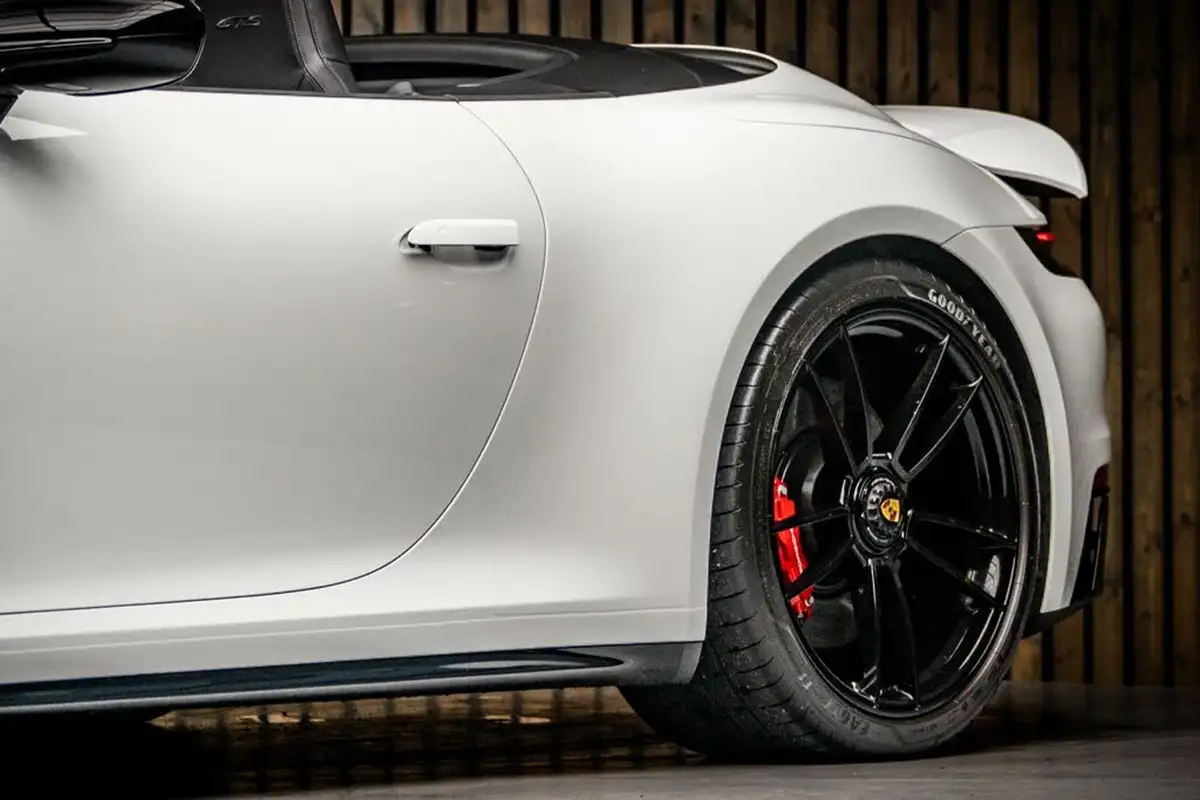 2024-porsche-911-30-carrera-4-gts-480ps-cabriolet-2981cc-pdk-big-16