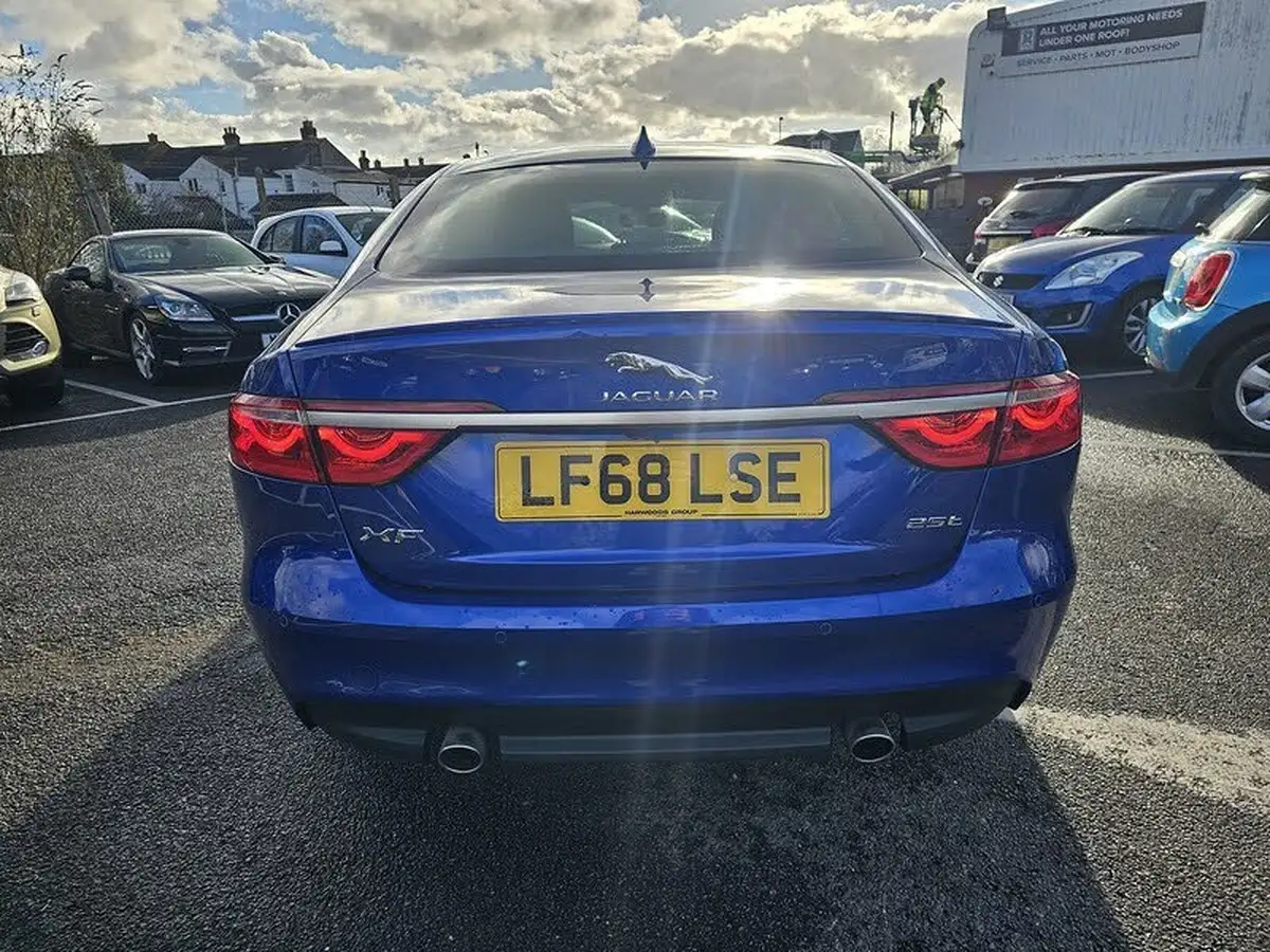 2018-jaguar-xf-20i-r-sport-250ps-saloon-4d-1997cc-big-5