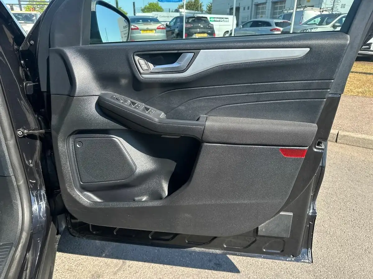 2022-ford-kuga-15t-zetec-big-34