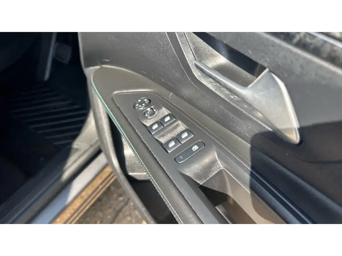 2021-peugeot-3008-suv-big-24
