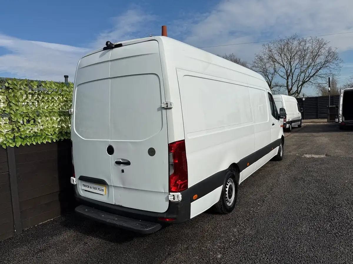 2018-mercedes-benz-sprinter-21cdi-311-l2h1-panel-van-rwd-eco-gear-360-big-4