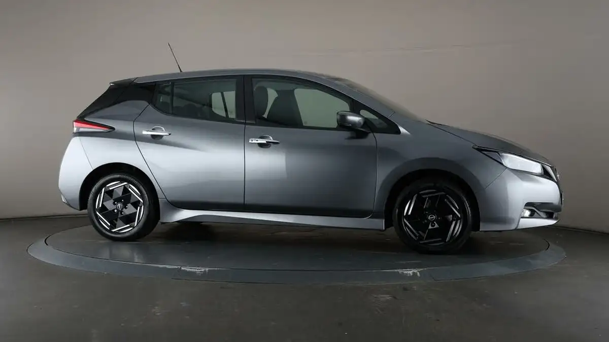 2023-nissan-leaf-e-acenta-39kwh-big-56