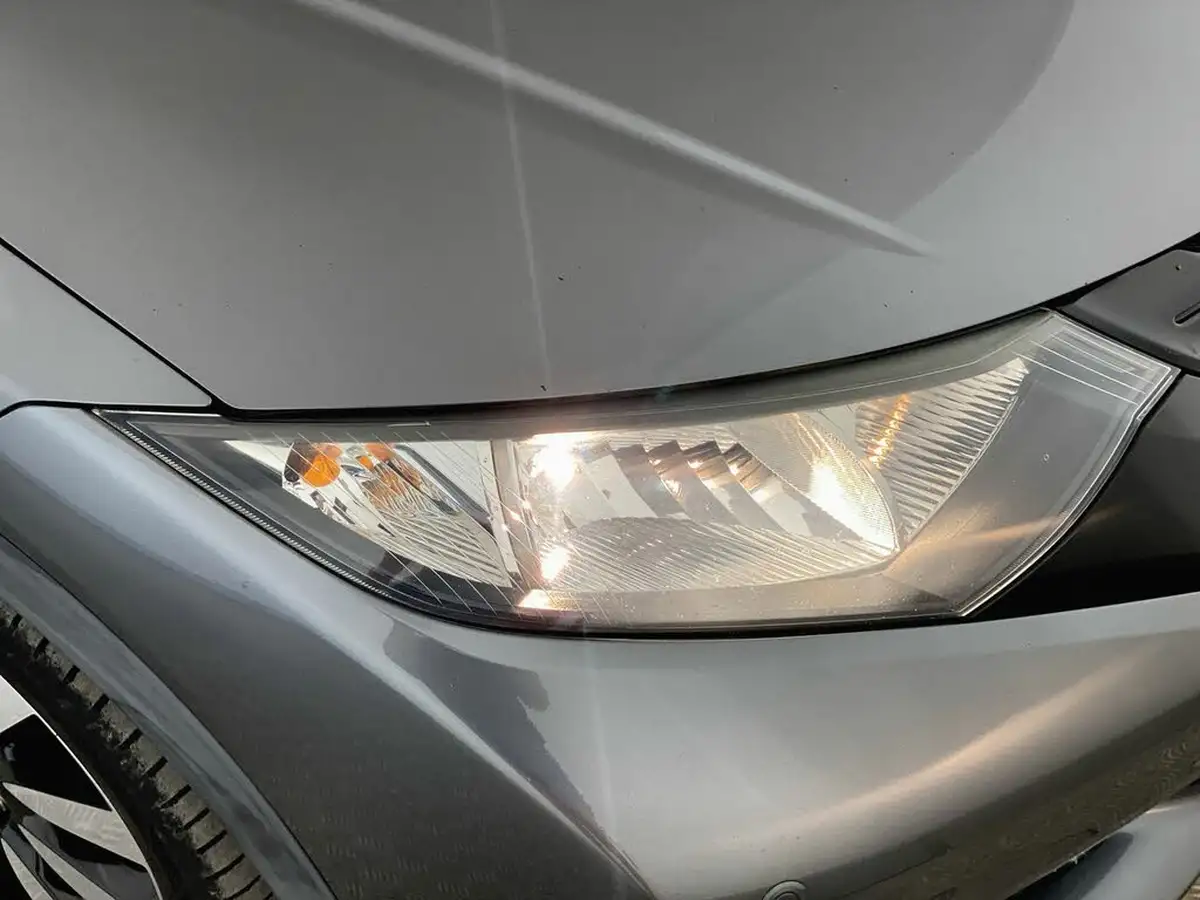 2014-honda-civic-18-sr-hatchback-big-35