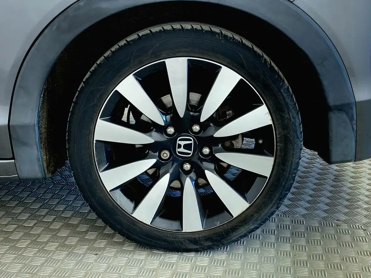 2014-honda-civic-18-sr-hatchback-big-11