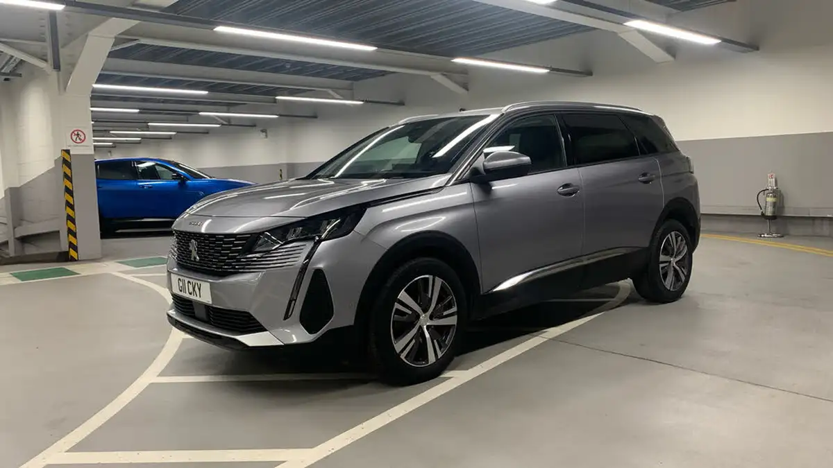 2021-peugeot-5008-suv-12-puretech-allure-premium-eat8-big-6