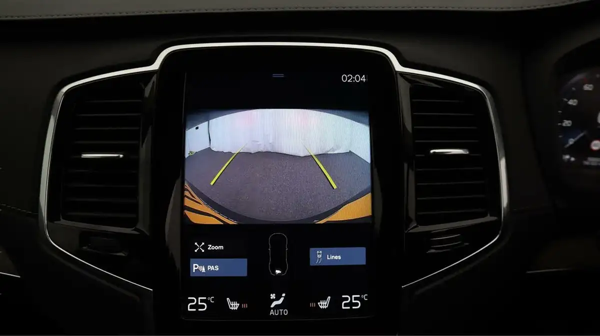 2021-volvo-xc90-20-t8-inscription-390bhp-big-25
