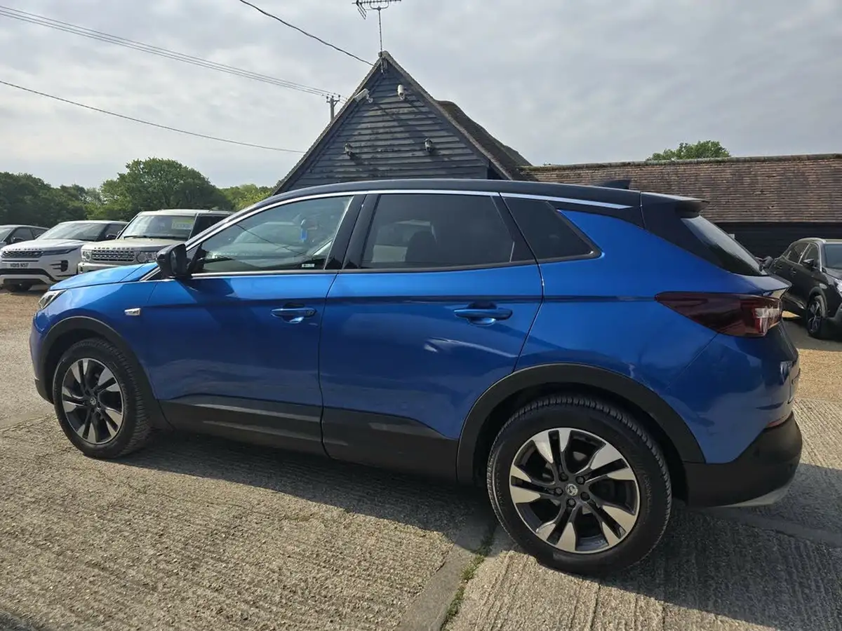 2018-vauxhall-grandland-x-15td-sport-nav-big-4
