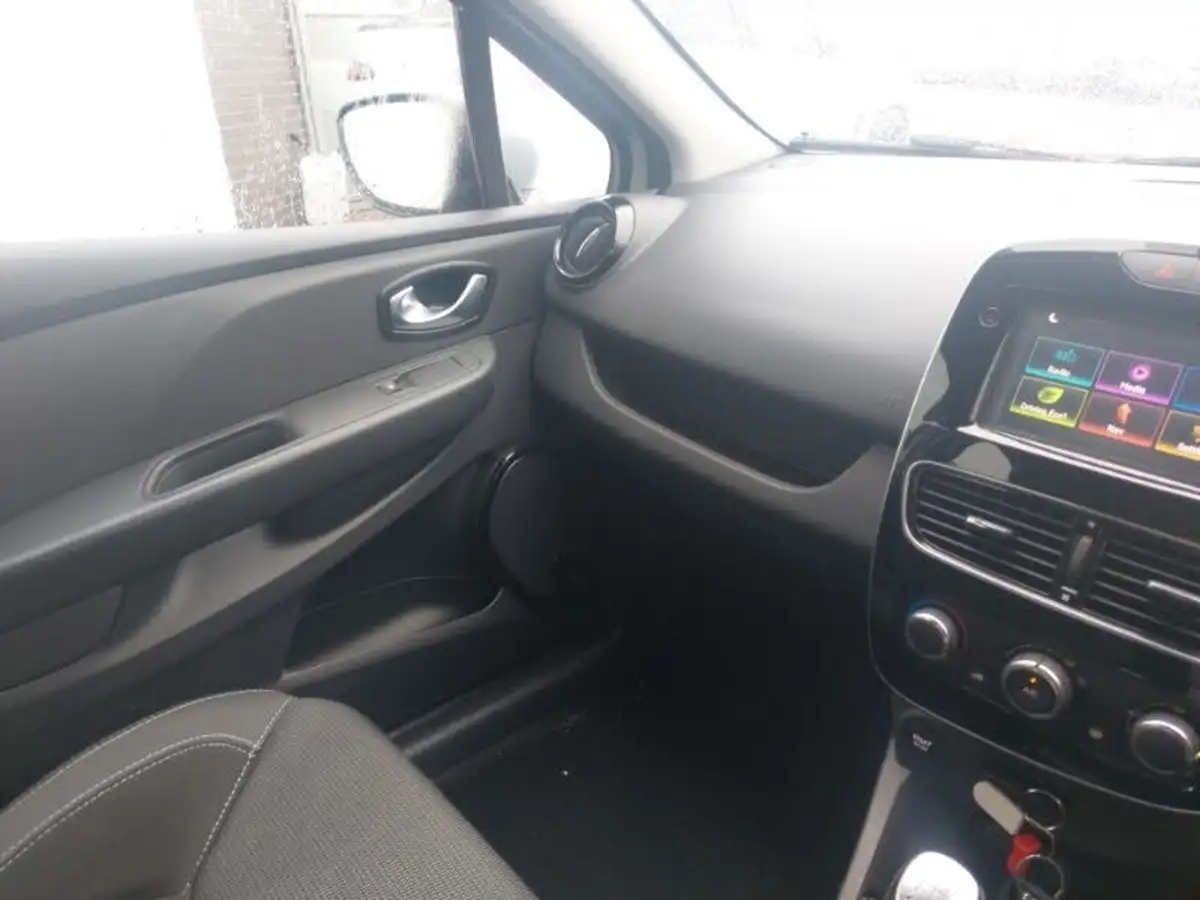 2017-renault-clio-12-dynamique-nav-big-16