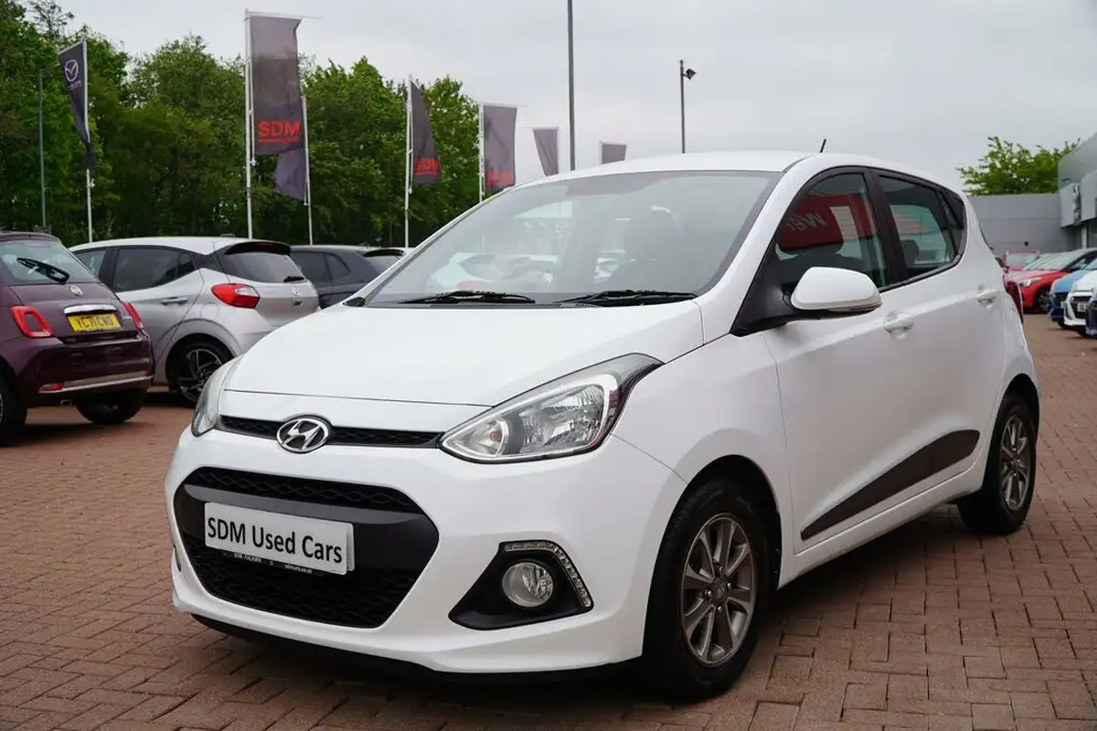 2014-hyundai-i10-10-premium-big-2