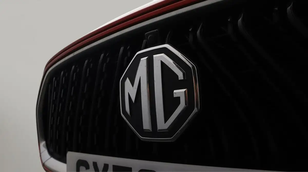 2023-mg-hs-15t-gdi-trophy-162ps-big-21