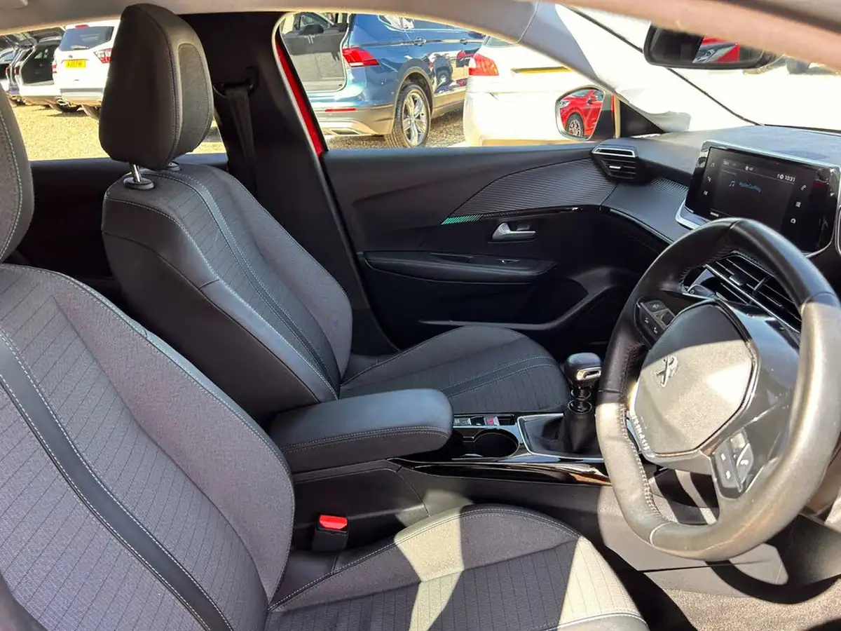 2021-peugeot-208-12-puretech-allure-premium-100bhp-big-28