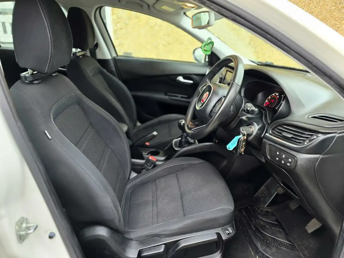 2017-fiat-tipo-14-tjet-lounge-hatchback-big-20