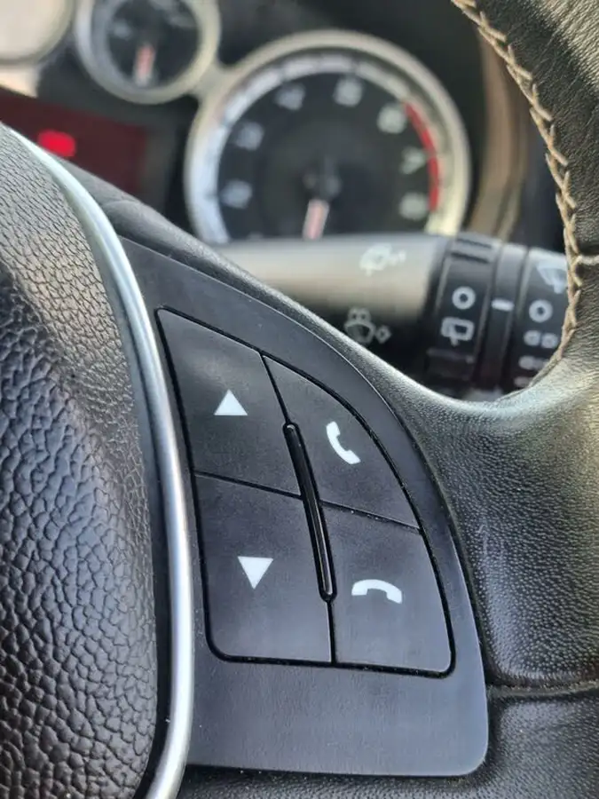 2015-alfa-romeo-mito-09-qv-line-big-24