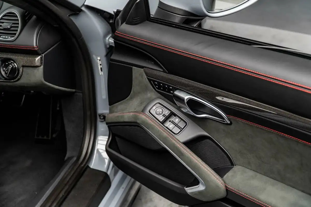 2024-porsche-cayman-718-40-cayman-gts-40-pdk-big-31