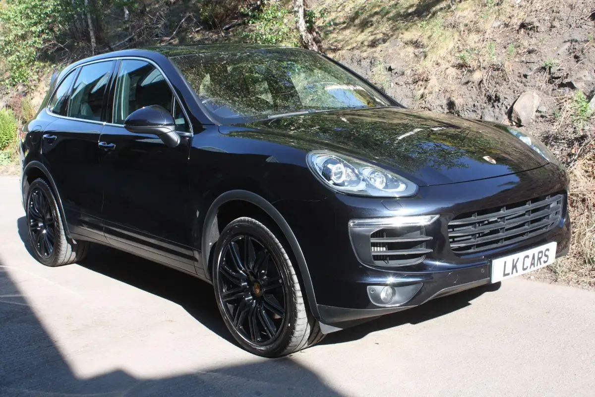2015-porsche-cayenne-36-s-big-0