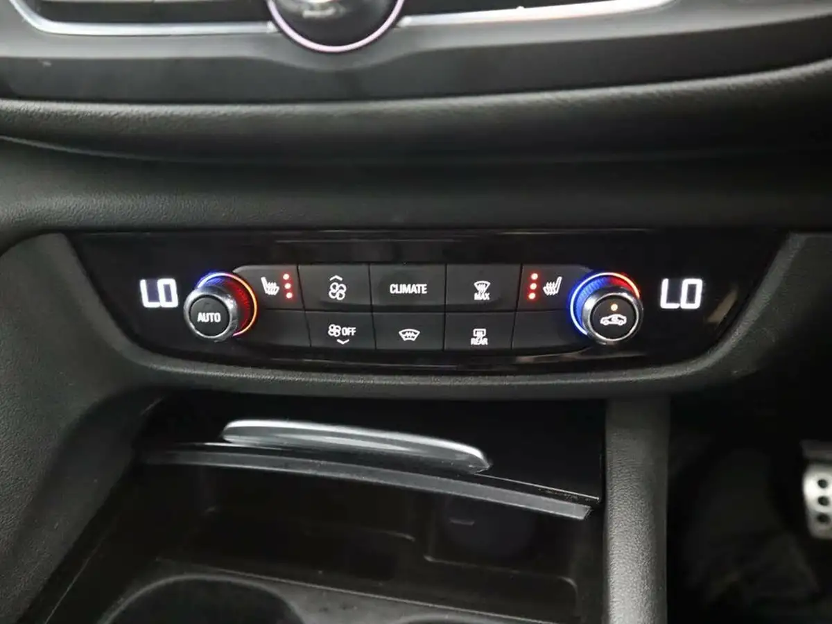 2021-vauxhall-insignia-grand-sport-15-turbo-d-ultimate-nav-big-16