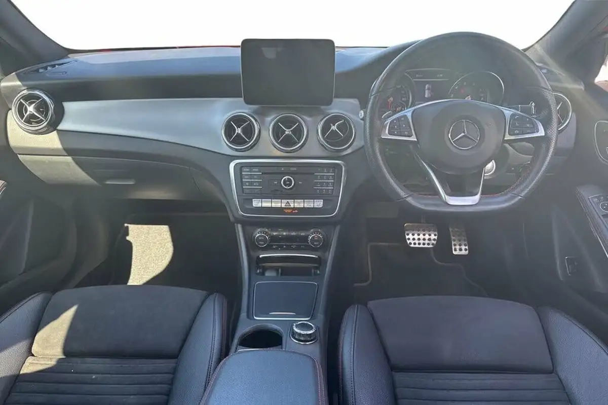 2019-mercedes-benz-gla-class-16-gla-200-amg-line-edition-plus-7g-dct-big-11