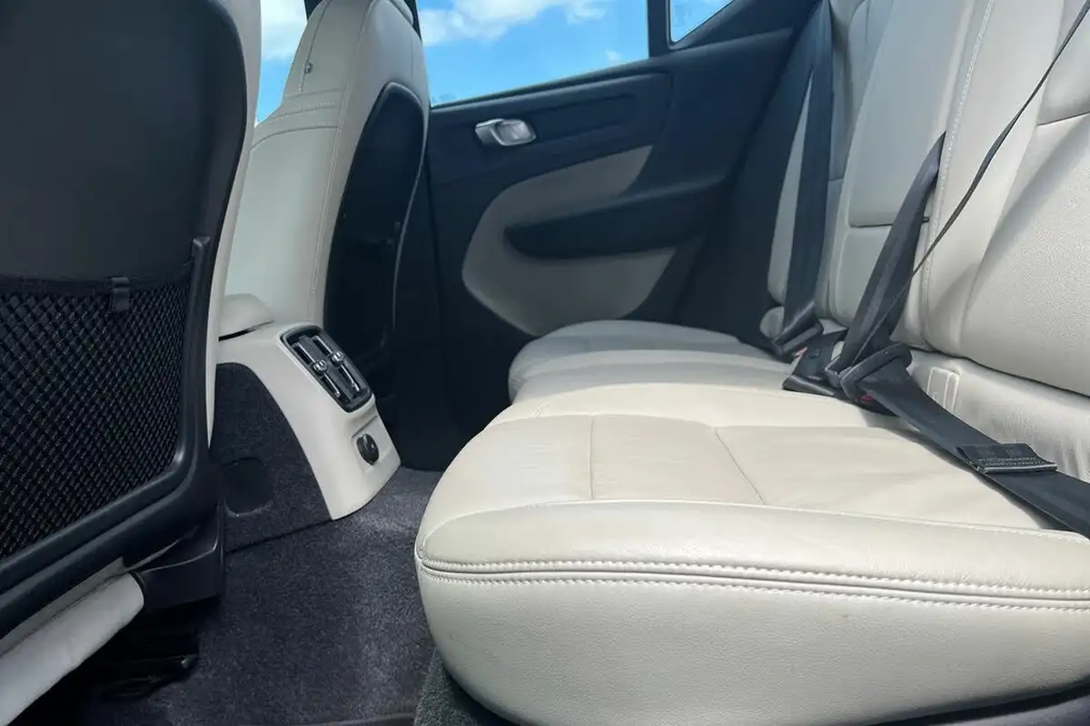 2021-volvo-xc40-15-t5-inscription-pro-258bhp-big-16