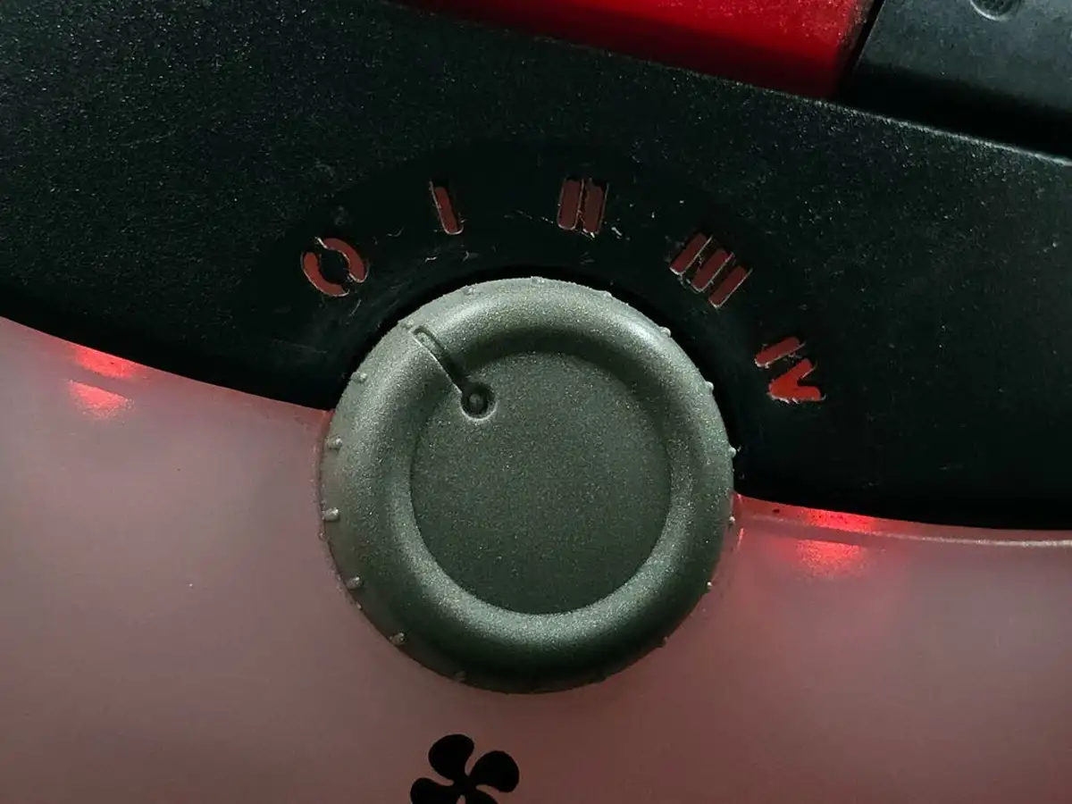 2013-toyota-aygo-10-aygo-fire-5d-big-44