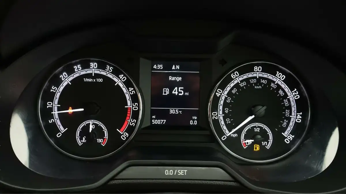 2020-skoda-octavia-16tdi-se-technology-estate-big-10