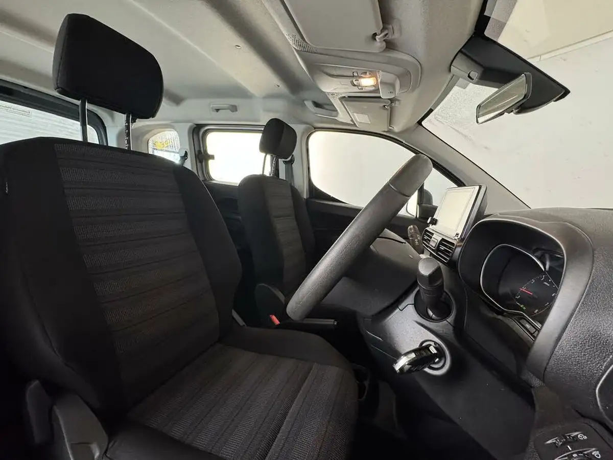 2021-vauxhall-combo-life-12i-edition-big-12