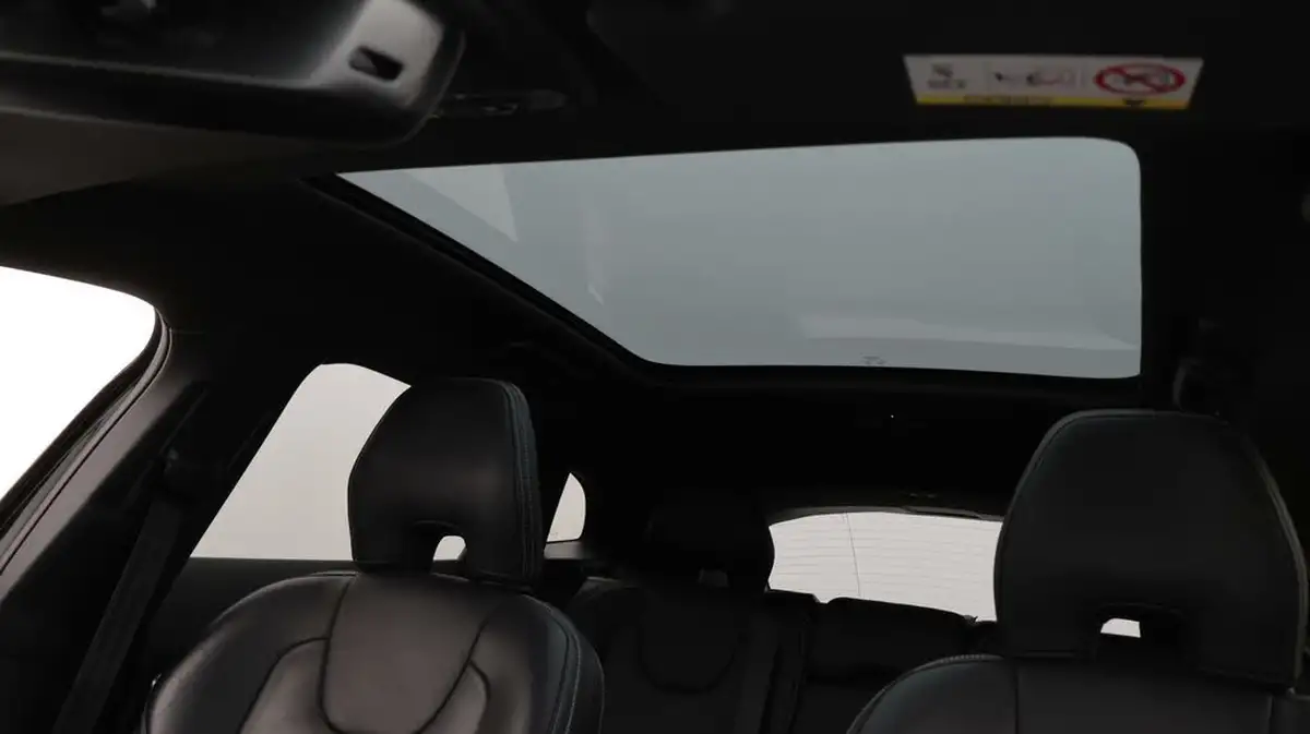 2019-volvo-v40-20td-d3-r-design-nav-plus-geartronic-big-27