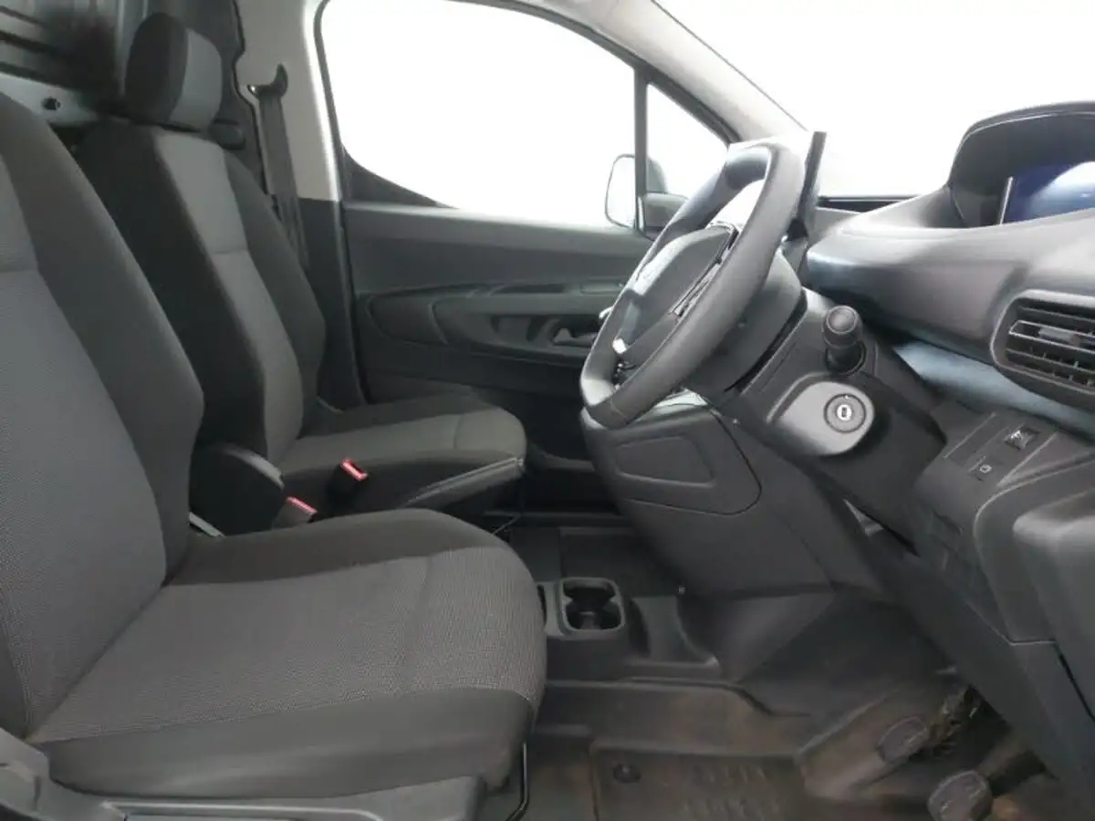 2024-peugeot-partner-15-bluehdi-professional-100pseu6d-big-10