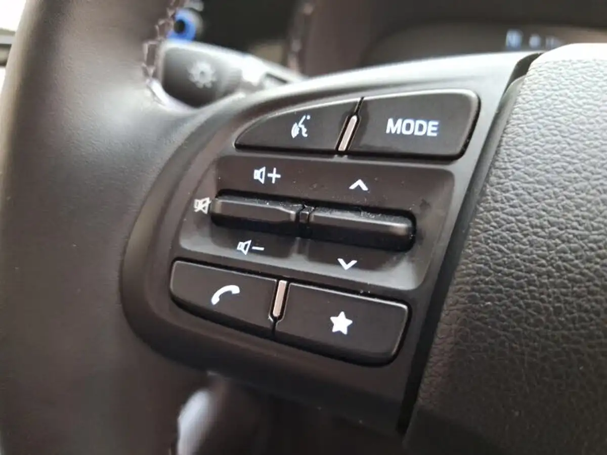 2024-hyundai-i10-10-premium-63ps-auto-big-16