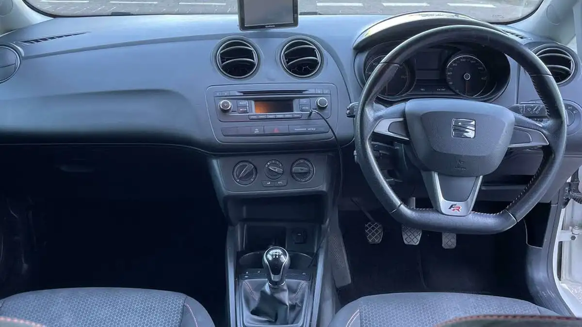 2015-seat-ibiza-12-fr-sportcoupe-3d-big-1