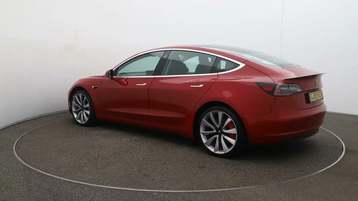 2019-tesla-model-3-e-4x4-performance-pack-big-34