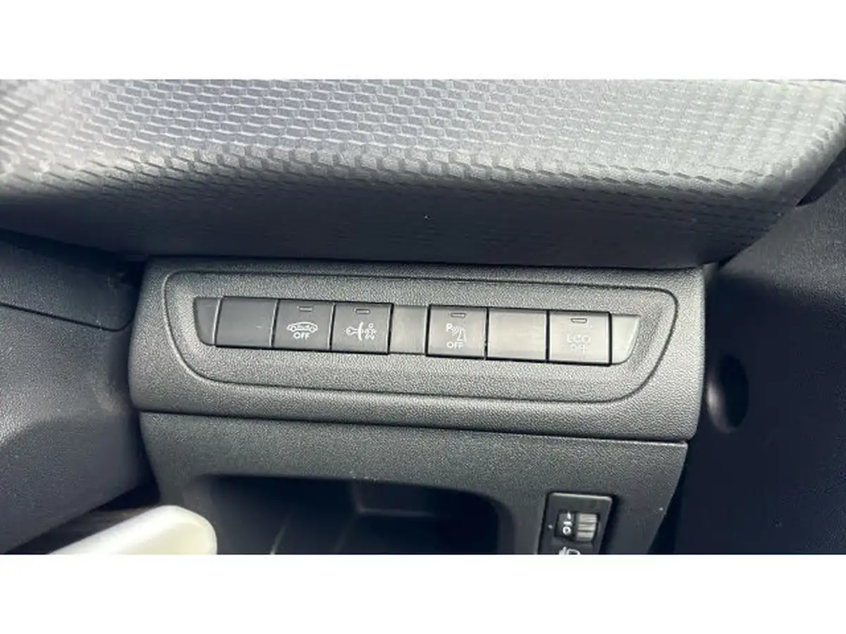 2019-peugeot-2008-suv-12-puretech-gt-line-130bhp-big-54