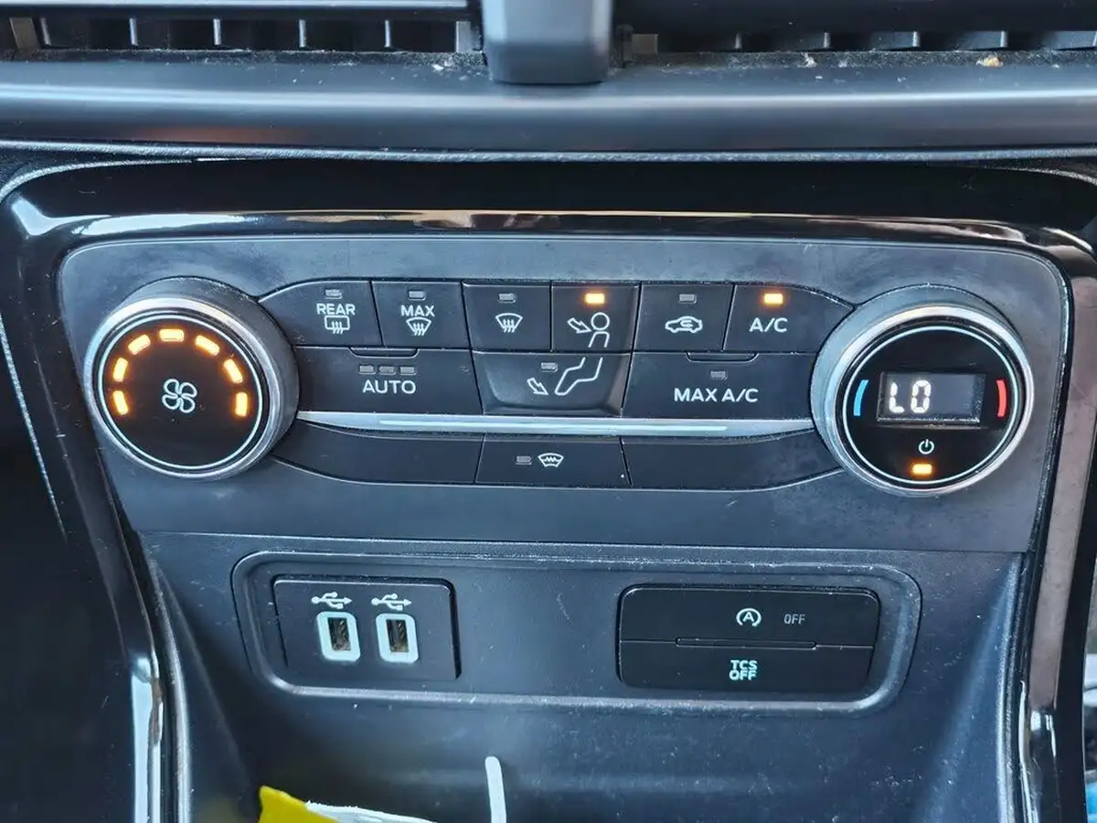 2018-ford-ecosport-10t-titanium-100ps-ss-big-31